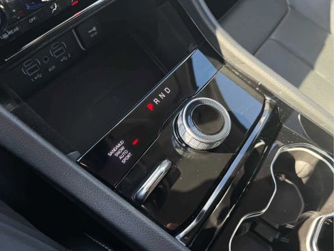 Used 2021 Jeep Grand Cherokee L Limited w/ Luxury Tech Group II image 16