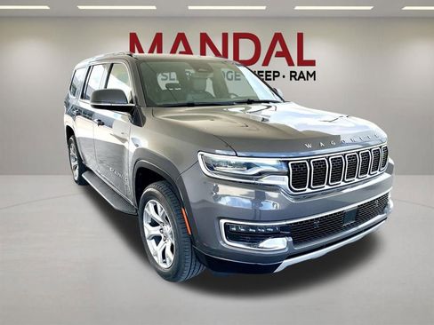 Used 2022 Jeep Wagoneer Series II AWD/4WD image 5