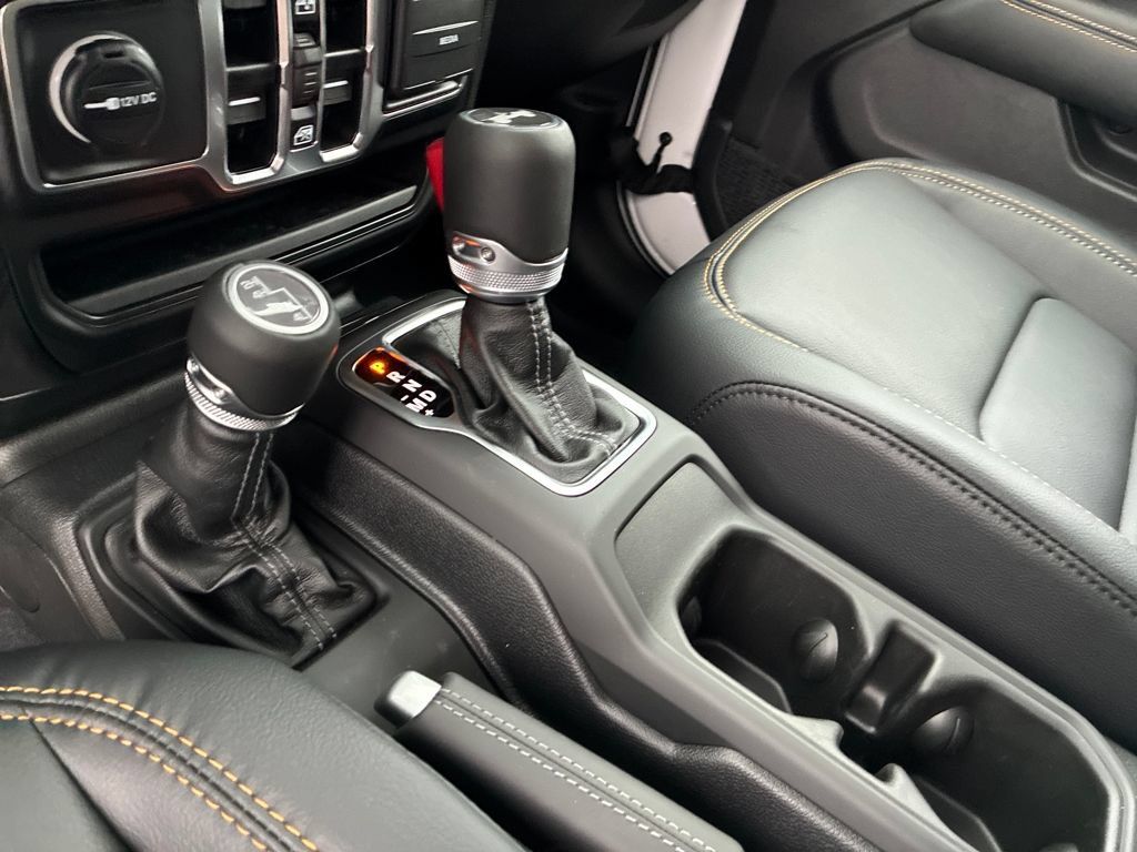 New 2025 Jeep Wrangler Unlimited Sahara AWD/4WD image 24