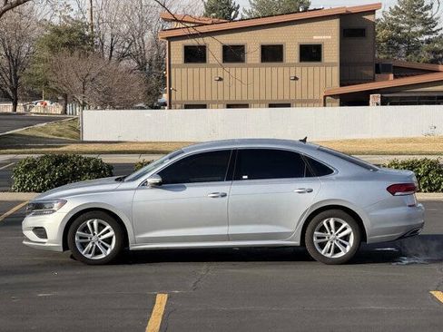 Used 2020 Volkswagen Passat 2.0T SE image 8