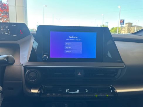New 2026 Toyota Prius FWD image 32
