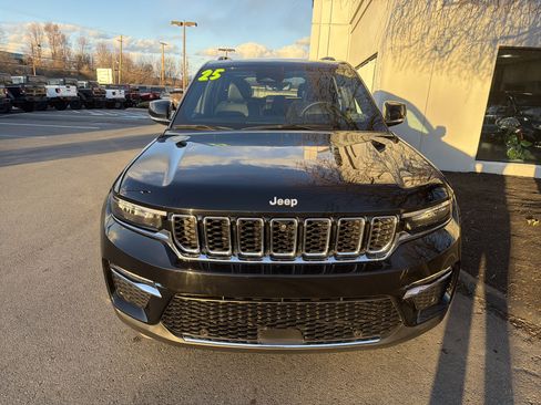 Used 2025 Jeep Grand Cherokee Limited w/ Luxury Tech Group II image 9