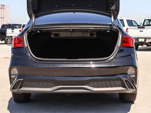 Used 2022 Kia Forte LXS FWD image 27