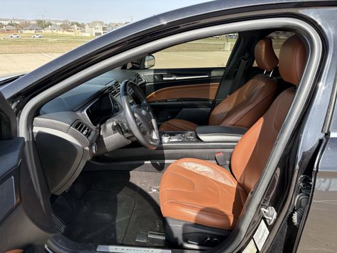 Used 2020 Ford Fusion Titanium image 8