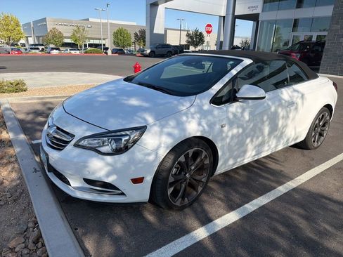Used 2019 Buick Cascada Premium FWD image 2