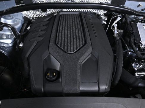 Certified 2024 Porsche Macan image 26