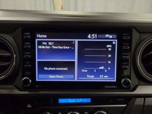 Used 2022 Toyota Tacoma TRD Off-Road w/ Technology Package image 17