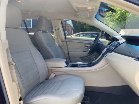 Used 2016 Ford Taurus SE FWD image 21
