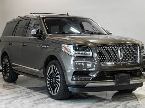 Used 2020 Lincoln Navigator Black Label w/ Cargo Convenience Package AWD/4WD image 11