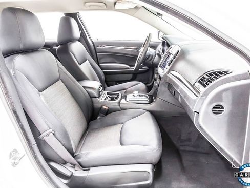 Used 2023 Chrysler 300 Touring w/ Sport Appearance Package image 24