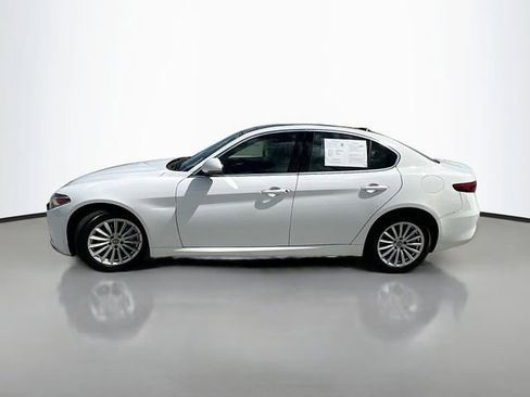 Used 2021 Alfa Romeo Giulia Sprint w/ Sun & Sound Package image 5