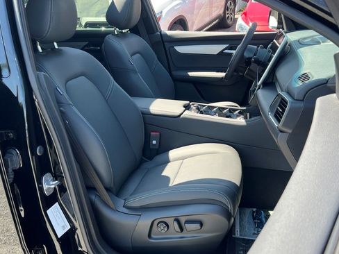 New 2025 VinFast VF 8 Plus image 10