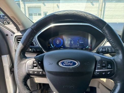 Used 2020 Ford Escape Titanium AWD/4WD image 15