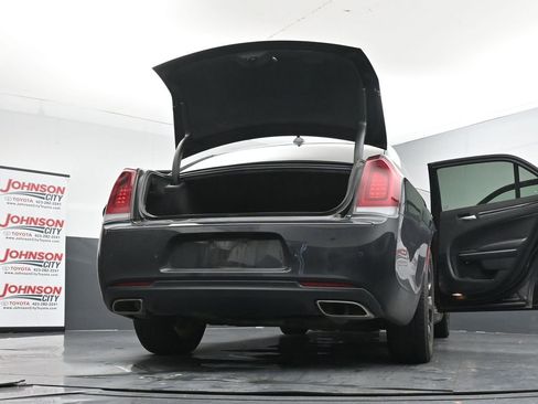 Used 2022 Chrysler 300 Touring L w/ Comfort Group AWD/4WD image 29