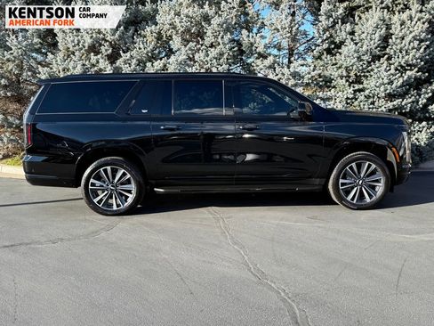 Used 2025 Cadillac Escalade ESV Sport image 10