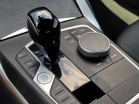 Used 2022 BMW 430i Coupe w/ M Sport Package image 17