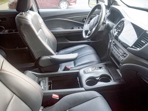 Used 2022 Honda Passport TrailSport image 19