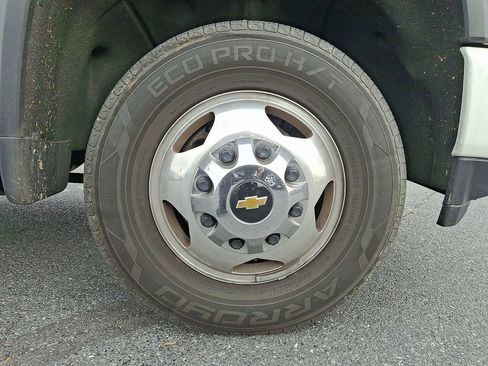 Used 2023 Chevrolet Silverado 3500 High Country w/ Safety Package II image 5