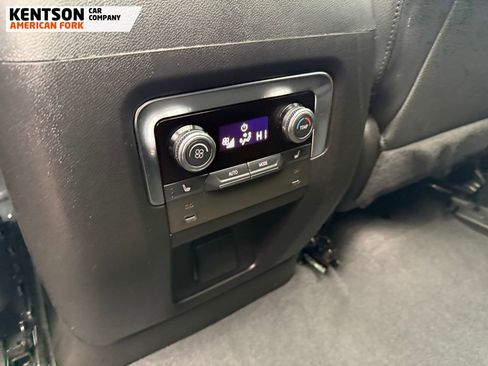 Used 2025 GMC Yukon Denali w/ Sun & Power Step Package image 38