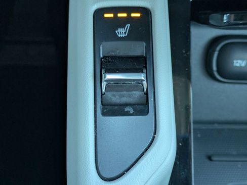 Used 2022 Kia Telluride S FWD image 28
