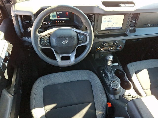 Used 2023 Ford Bronco 4-Door AWD/4WD image 2