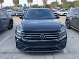 Used 2024 Volkswagen Tiguan SE image 2