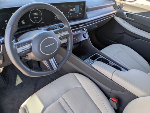 Certified 2024 Hyundai Sonata SEL w/ Convenience Package image 17