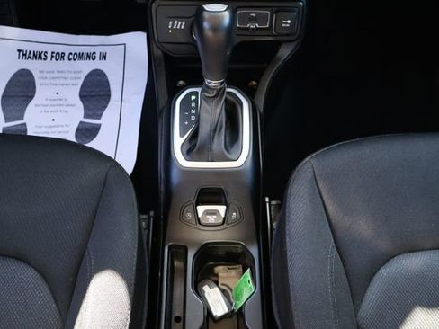 Used 2023 Jeep Renegade Latitude image 15