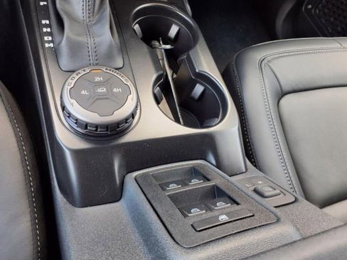 New 2025 Ford Bronco Outer Banks AWD/4WD image 15
