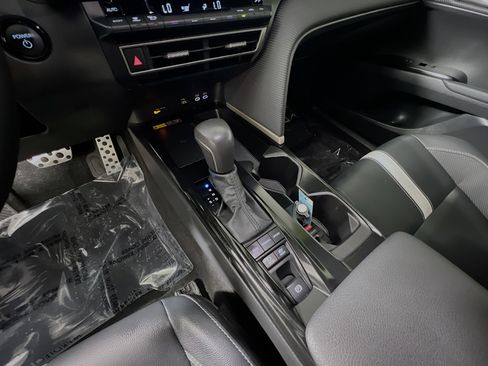 Used 2025 Toyota Camry SE w/ Multimedia Upgrade Package image 25