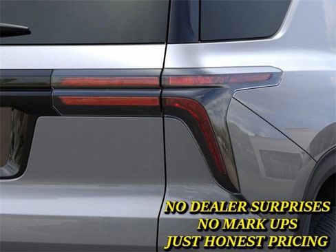 New 2026 Chevrolet Traverse LT w/ Enhanced Driving Package image 11