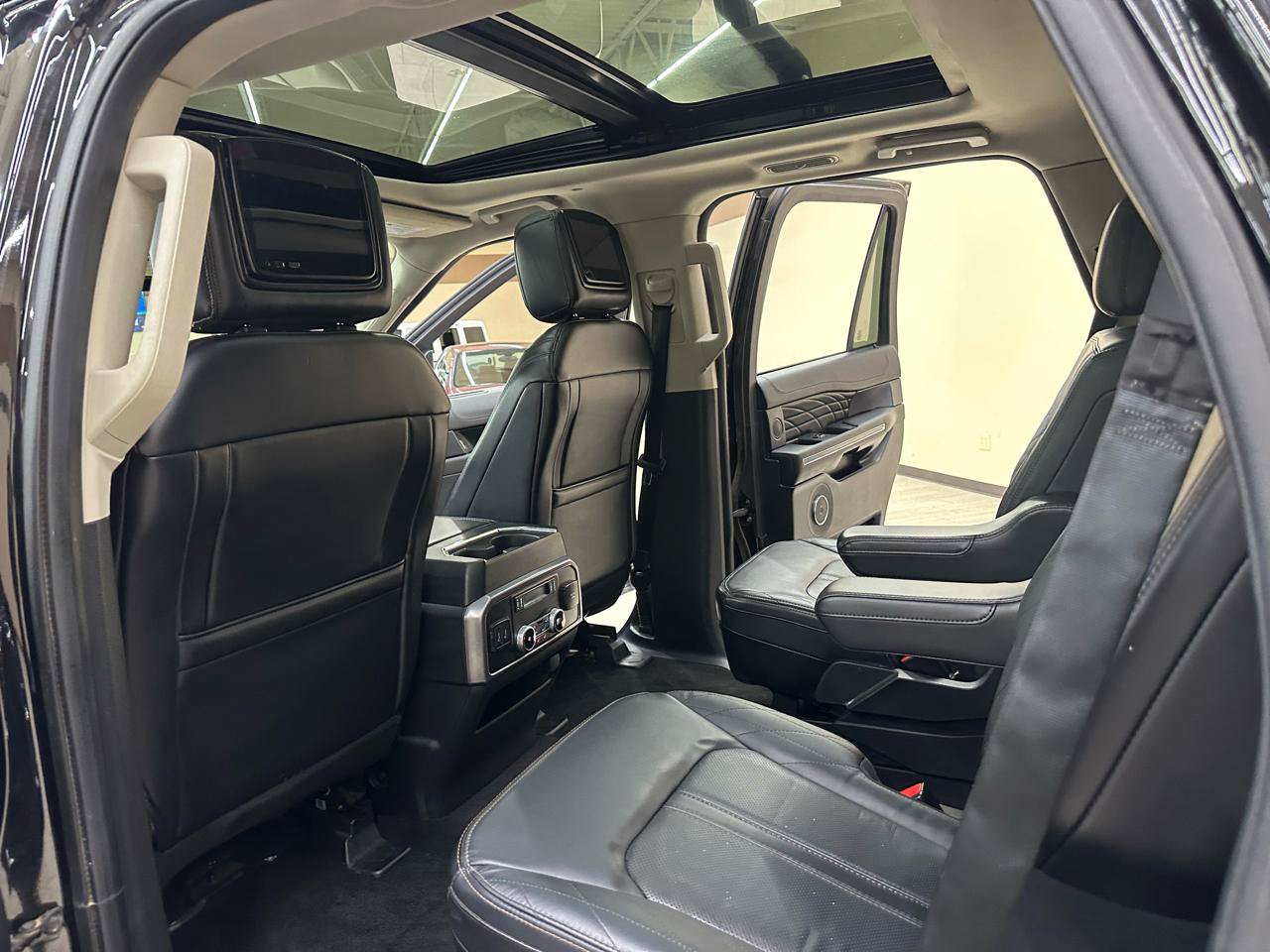 Used 2020 Ford Expedition Platinum AWD/4WD image 36