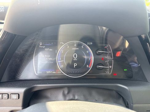 Used 2025 Lexus ES 350 w/ Premium Package image 30