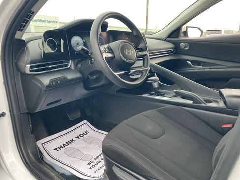Used 2024 Hyundai Elantra SEL image 17