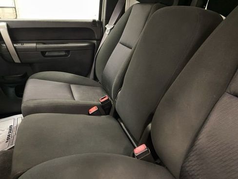 Used 2011 Chevrolet Silverado 2500 LT w/ Interior Plus Package image 16