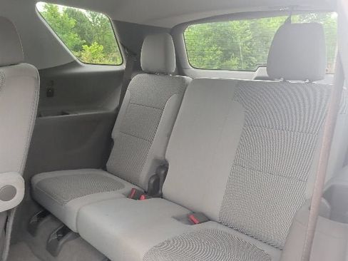Used 2019 Chevrolet Traverse LT FWD image 17