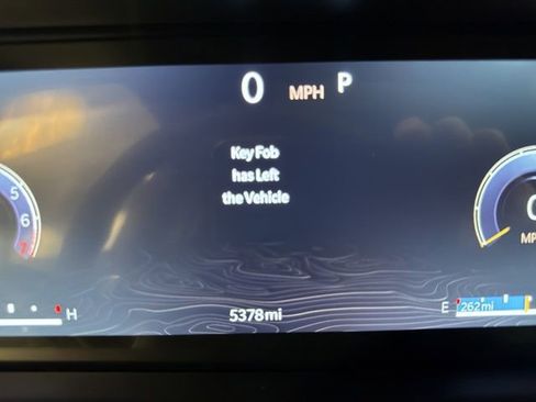 Used 2025 Jeep Grand Cherokee Altitude AWD/4WD image 13