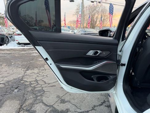 Used 2022 BMW M3 Competition w/ M Carbon Exterior Package image 24