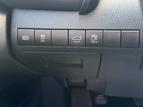 Used 2020 Toyota Camry SE image 17