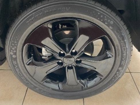 Used 2020 Jeep Compass Latitude FWD image 28