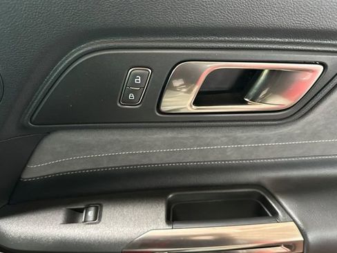 Used 2019 Ford Mustang Shelby GT350 w/ Technology Package image 19