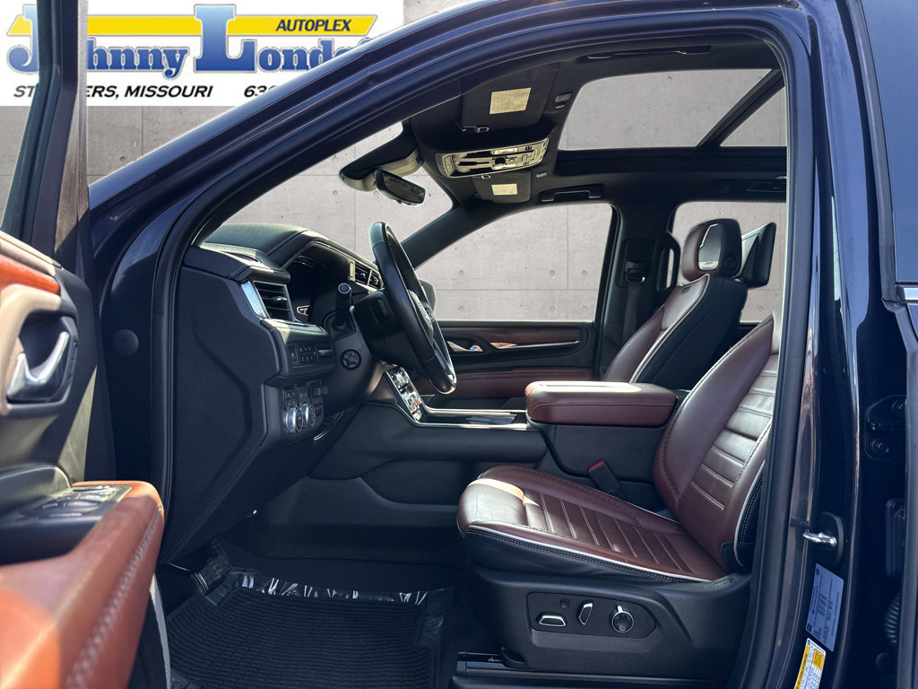 Used 2023 GMC Yukon XL Denali Ultimate AWD/4WD image 12