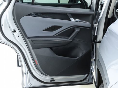 New 2026 Volkswagen Tiguan SE image 17