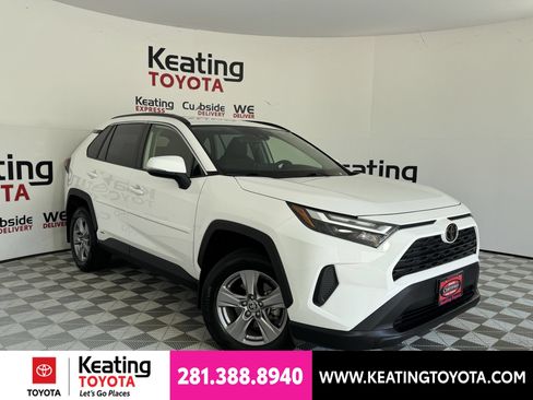 Certified 2025 Toyota RAV4 XLE AWD/4WD image 2