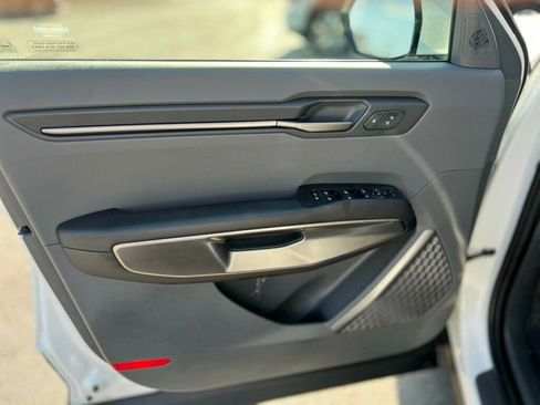 Used 2024 Kia EV9 Wind image 11