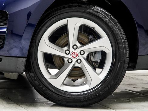 Used 2020 Jaguar F-PACE Premium image 6