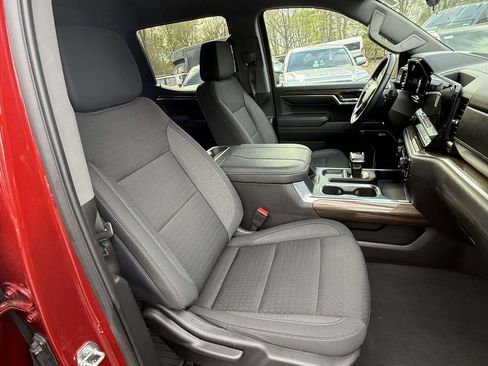 Used 2024 Chevrolet Silverado 1500 LT Trail Boss w/ Convenience Package II AWD/4WD image 9