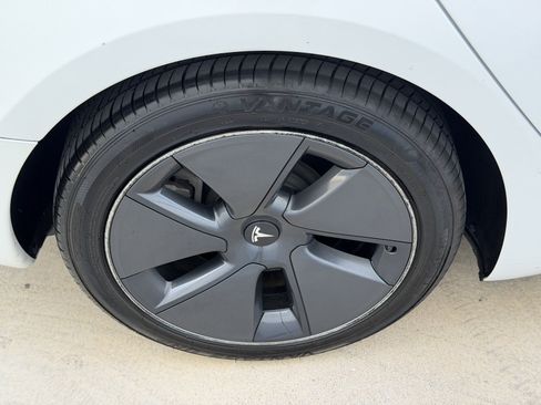 Used 2022 Tesla Model 3 Long Range AWD/4WD image 15