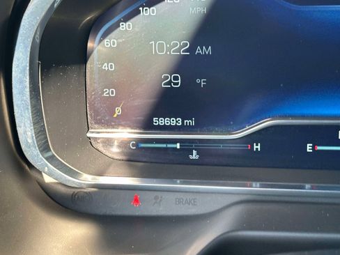 Used 2024 Chevrolet Suburban LT image 24