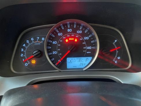 Used 2014 Toyota RAV4 LE AWD/4WD image 19